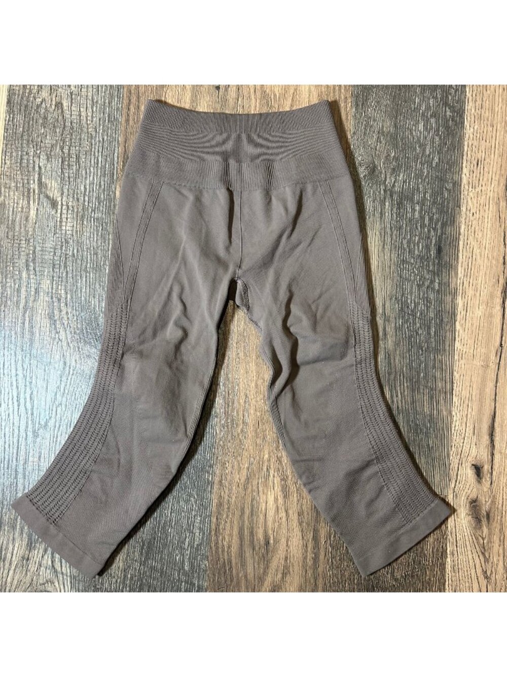 Lululemon Flow & Go Crop Cool Cocoa Women's Size 6 in Excellent Condition!